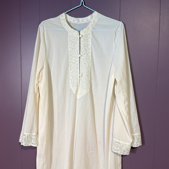 Vintage Van Raalte Ivory Nylon Robe Size Large – Made in USA - Picture 3 of 8